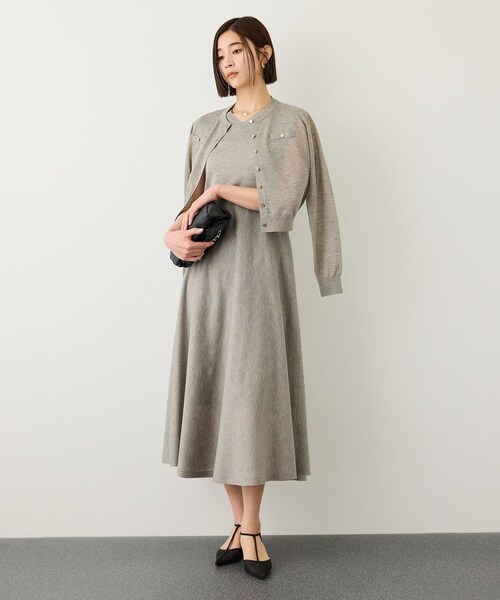 ROPE'(ロペ)の「LEVITA 金ボタンクルーネックシアーカーディガン/接触冷感・イージーケア(カーディガン/ボレロ・レディース・ブラック/ベージュ/レッド・F)」の13枚目の写真