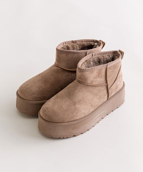 OLIVE des OLIVE（オリーブデオリーブ）の「ムートンショートブーツ（ブーツ・レディース・ベージュ/モカ・S/M/L/LL）」の2枚目の写真