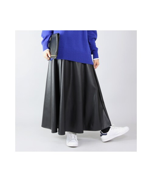 and it_(アンドイット)の「フェイクレザーフレアスカート M(その他・レディース・その他)」の1枚目の写真