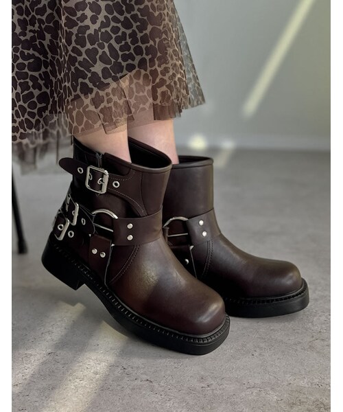Re:EDIT（リエディ）の「バックルデザインミドルエンジニアブーツ - シューズ通販 | 人気レディースファッション - Re:EDIT（リエディ）（その他・レディース・ブラック/ブラウン・S(23.0cm相当)/M(23.5cm相当)/L(24.0cm相当)/LL(24.5cm相当)）」の8枚目の写真