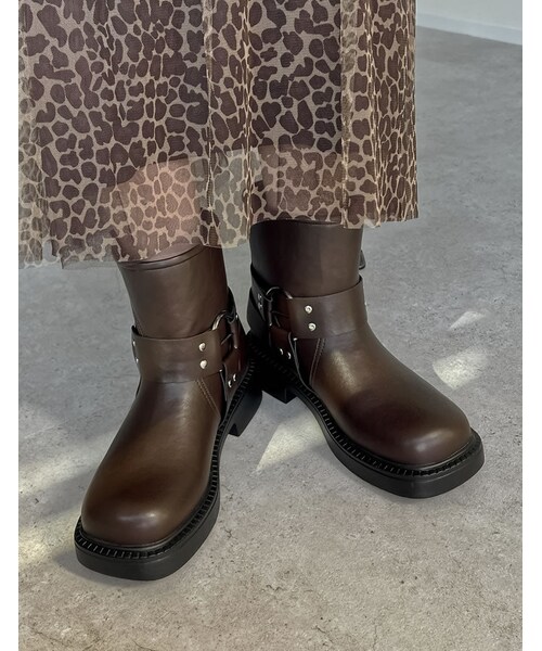 Re:EDIT（リエディ）の「バックルデザインミドルエンジニアブーツ - シューズ通販 | 人気レディースファッション - Re:EDIT（リエディ）（その他・レディース・ブラック/ブラウン・S(23.0cm相当)/M(23.5cm相当)/L(24.0cm相当)/LL(24.5cm相当)）」の12枚目の写真