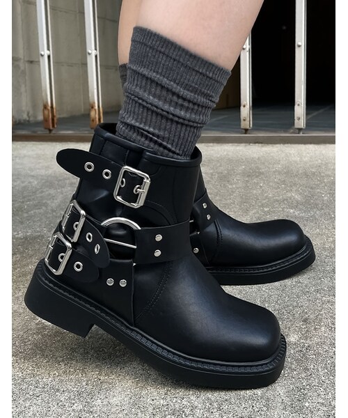 Re:EDIT（リエディ）の「バックルデザインミドルエンジニアブーツ - シューズ通販 | 人気レディースファッション - Re:EDIT（リエディ）（その他・レディース・ブラック/ブラウン・S(23.0cm相当)/M(23.5cm相当)/L(24.0cm相当)/LL(24.5cm相当)）」の6枚目の写真
