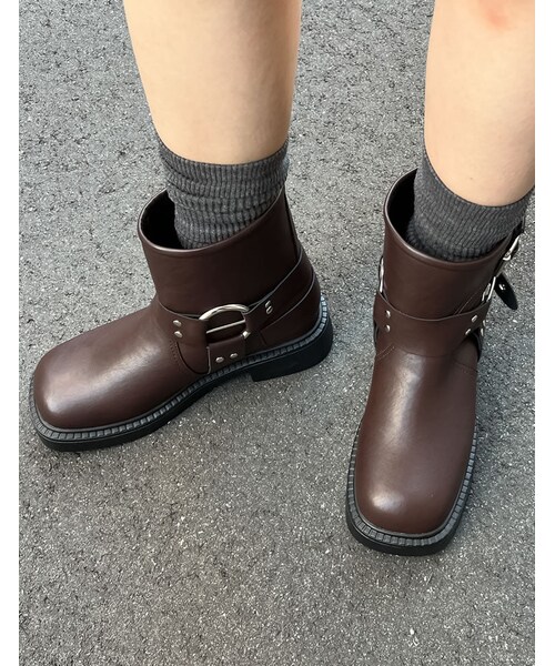 Re:EDIT（リエディ）の「バックルデザインミドルエンジニアブーツ - シューズ通販 | 人気レディースファッション - Re:EDIT（リエディ）（その他・レディース・ブラック/ブラウン・S(23.0cm相当)/M(23.5cm相当)/L(24.0cm相当)/LL(24.5cm相当)）」の15枚目の写真