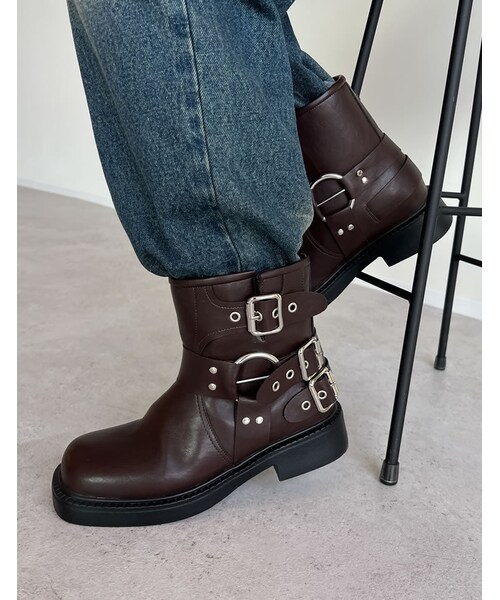 Re:EDIT（リエディ）の「バックルデザインミドルエンジニアブーツ - シューズ通販 | 人気レディースファッション - Re:EDIT（リエディ）（その他・レディース・ブラック/ブラウン・S(23.0cm相当)/M(23.5cm相当)/L(24.0cm相当)/LL(24.5cm相当)）」の13枚目の写真