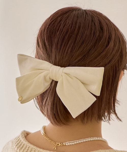 Lattice(Lattice)の「【haruセレクト】ビッグリボンベロアバレッタ(バレッタ/ヘアクリップ・レディース・ブラック/アイボリー/ピンクベージュ・FREE)」の2枚目の写真
