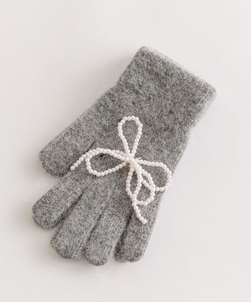 OLIVE des OLIVE（オリーブデオリーブ）の「パールリボンチャームグローブ（手袋・レディース・アイボリー/ピンク/グレー・FREE）」の2枚目の写真
