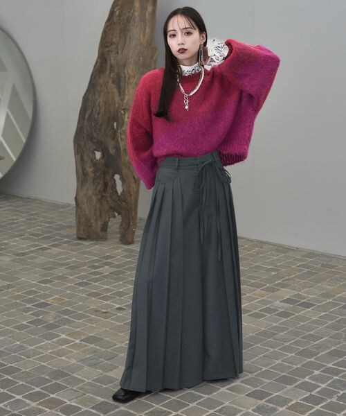 HARE（ハレ）の「グラデーションルーズニット（トップス・ブラック09/レッド35/ブルー85・FREE）」の7枚目の写真