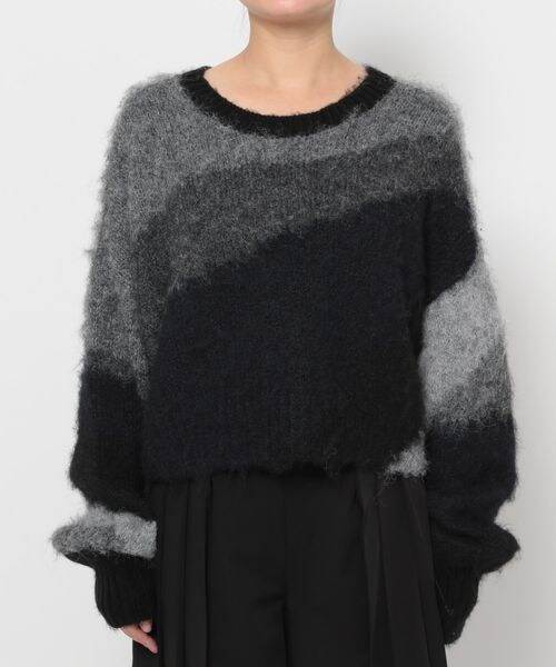 HARE（ハレ）の「グラデーションルーズニット（トップス・ブラック09/レッド35/ブルー85・FREE）」の22枚目の写真