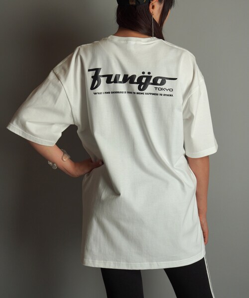 FUNGO TOKYO(ファンゴトウキョウ)の「UPPER LOGO バックプリント半袖Tシャツ(Tシャツ/カットソー・レディース・ホワイト/ネイビー/ベージュ/ピンク・S/M/L/XL)」の1枚目の写真