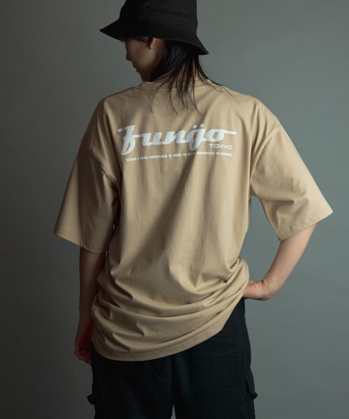 FUNGO TOKYO(ファンゴトウキョウ)の「UPPER LOGO バックプリント半袖Tシャツ(Tシャツ/カットソー・レディース・ホワイト/ネイビー/ベージュ/ピンク・S/M/L/XL)」の3枚目の写真