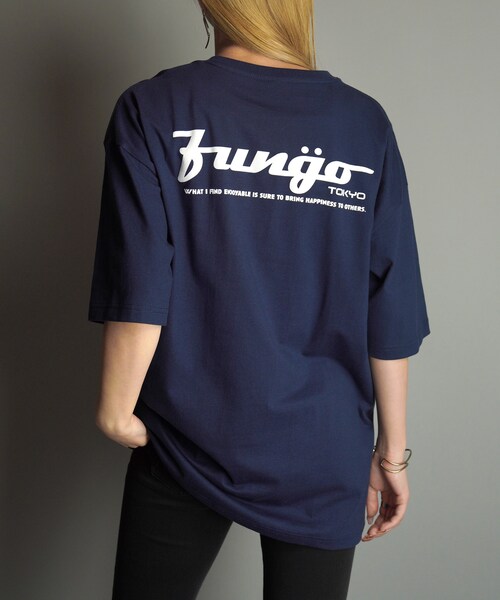 FUNGO TOKYO(ファンゴトウキョウ)の「UPPER LOGO バックプリント半袖Tシャツ(Tシャツ/カットソー・レディース・ホワイト/ネイビー/ベージュ/ピンク・S/M/L/XL)」の5枚目の写真