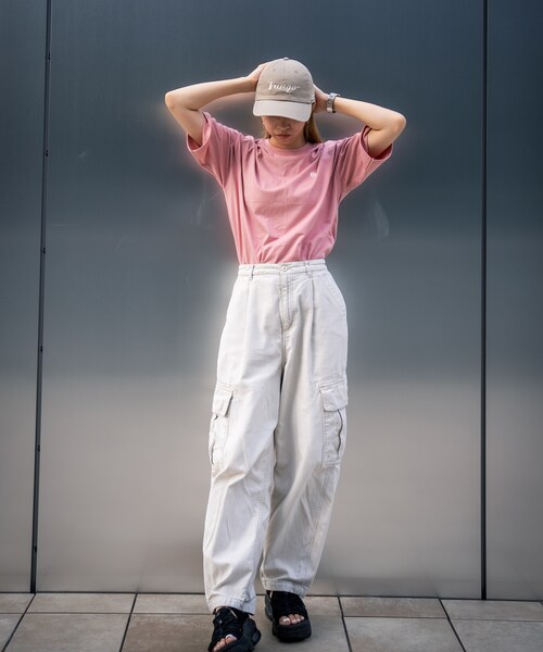 FUNGO TOKYO(ファンゴトウキョウ)の「UPPER LOGO バックプリント半袖Tシャツ(Tシャツ/カットソー・レディース・ホワイト/ネイビー/ベージュ/ピンク・S/M/L/XL)」の14枚目の写真