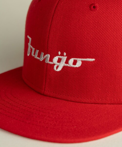 FUNGO TOKYO(ファンゴトウキョウ)の「平ツバロゴ刺繍CAP/RED×WH(キャップ・レディース・RED×WH・one)」の5枚目の写真