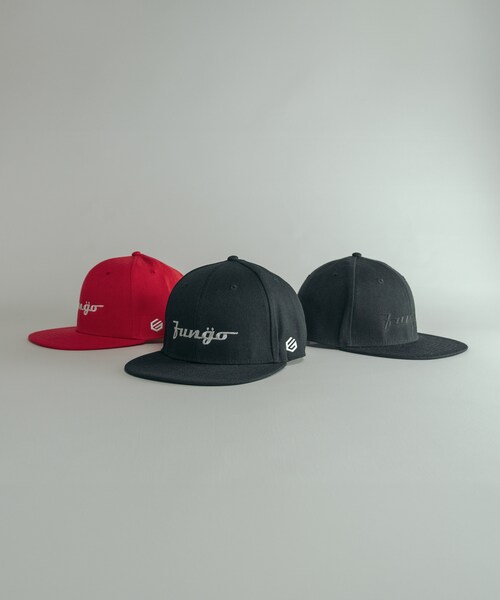 FUNGO TOKYO(ファンゴトウキョウ)の「平ツバロゴ刺繍CAP/RED×WH(キャップ・レディース・RED×WH・one)」の6枚目の写真