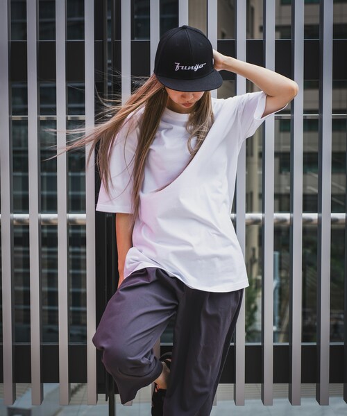 FUNGO TOKYO（ファンゴトウキョウ）の「平ツバロゴ刺繍CAP/BK×WH（キャップ・レディース・BK×WH・one）」の6枚目の写真