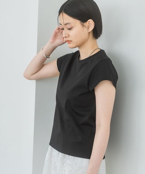 完売品　OBLI フレンチスリーブトップス フレンチスリーブB刺繍トップス/Vネックブラック【残り1点