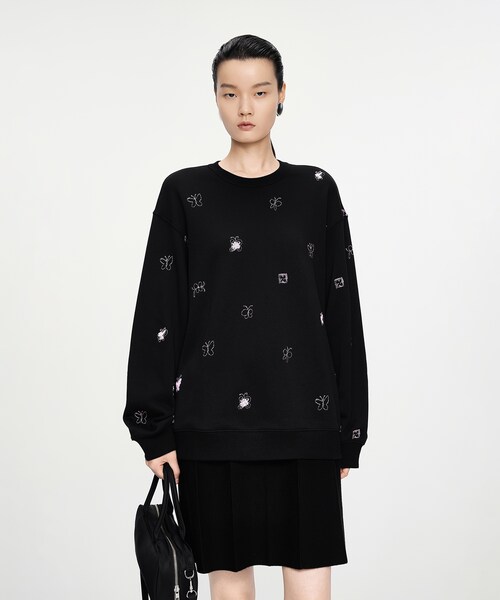 JNBY（ジェーエヌビーワイ）の「3D Butterfly Embroidered Sweatshirt（スウェット・レディース・ブラック/グレー/ホワイト・34/36/38）」の2枚目の写真