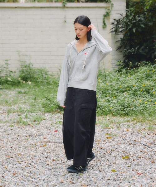 Champion(チャンピオン)の「Champion / 10oz 寬版刺繡連帽外套(その他・レディース・黑色/灰色・黑色/灰色)」の8枚目の写真