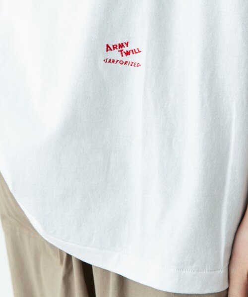 URBAN RESEARCH Sonny Label（アーバンリサーチサニーレーベル）の「ARMY TWILL　PRINT HSTEE TAG（Tシャツ/カットソー・メンズ・WHITE/CHARCOAL/PINK・M/L）」の8枚目の写真