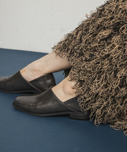 KBF（ケイビーエフ）の「センターステッチスクエアトゥスライドシューズ（その他シューズ・レディース・BLACK/CHARCOAL・36/37/38）」の15枚目の写真