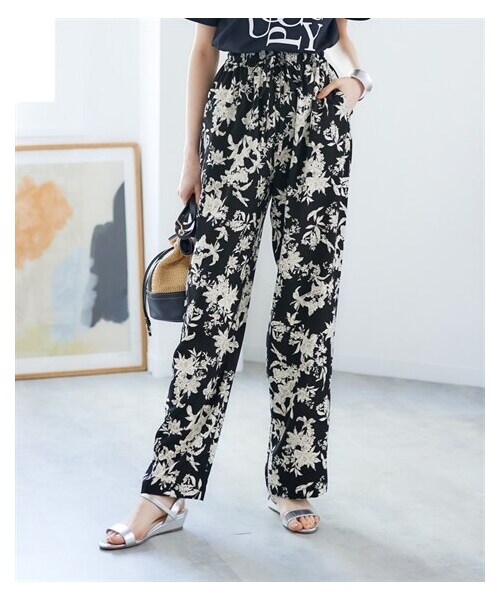 nissen（ニッセン）の「大きいサイズ 花柄プリントイージーパンツ（ゆったりヒップ）（パンツ・レディース・グレー/黒/オフホワイト・L/LL/3L/4L/5L/6L/8L/10L）」の14枚目の写真