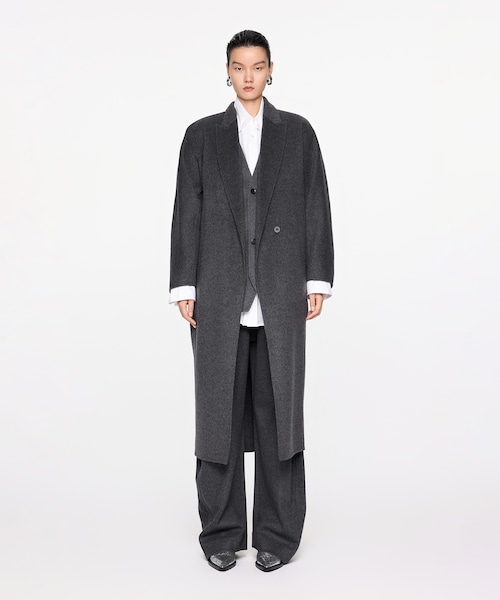 JNBY(ジェーエヌビーワイ)の「Elegant Cocoon Silhouette Long Coat(チェスターコート・レディース・グレー・34/36/38)」の1枚目の写真
