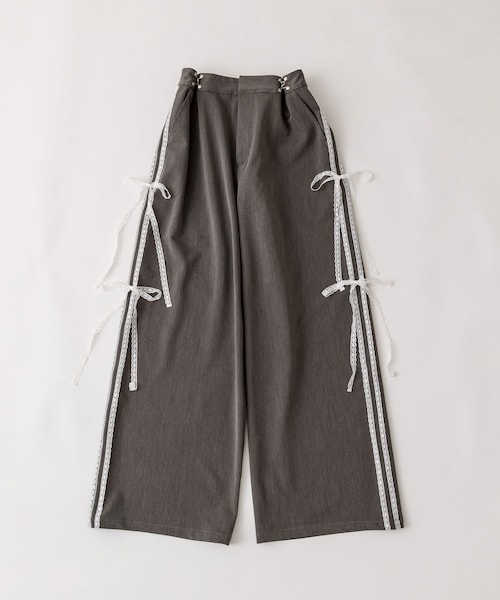 OLIVE des OLIVE（オリーブデオリーブ）の「【S/Mサイズ展開】サイドラインワイドスラックスパンツ（スラックス・レディース・ブラウン/チャコールグレー/ブラック・S/M）」の3枚目の写真