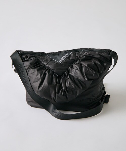 PUAL CE CIN（ピュアルセシン）の「【WEB限定/THEATRE PRODUCTS】パファーフリルショルダーＬ（ショルダーバッグ・レディース・カーキ/ブラック・FREE）」の2枚目の写真