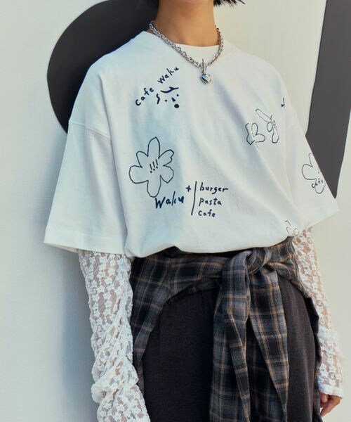 PAGEBOY（ページボーイ）の「wakuwaku/ロゴプリントTシャツ（トップス・オフホワイト05/チャコール18/イエロー62・FREE）」の4枚目の写真