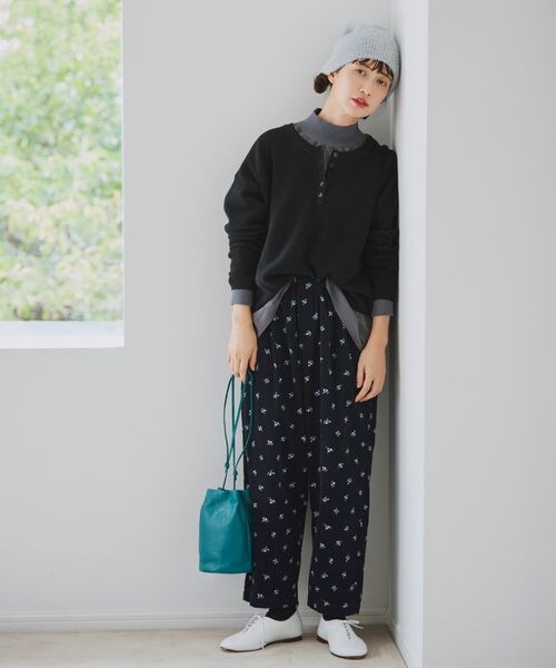 ゆるタックテーパードパンツ[プチ・プラスサイズあり]の4枚目の写真