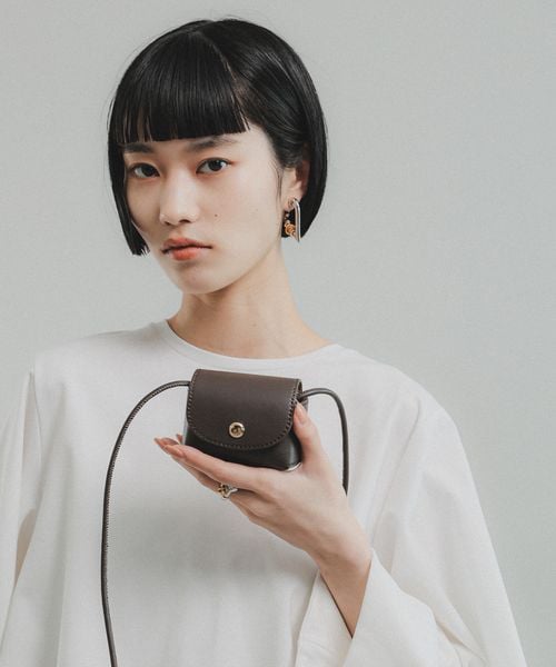 O0u（オーゼロユー）の「ミニポーチショルダー（）」 - WEAR