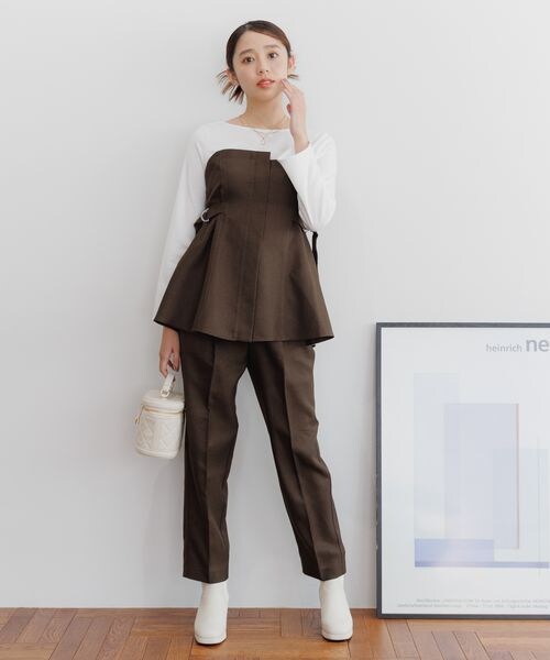 mysty woman（ミスティウーマン）の「Ｗベルトテーパードパンツ（その他・レディース・グレー15/チャコール18/グレージュ51/ダークブラウン58/ブルーグレー82・F）」の11枚目の写真