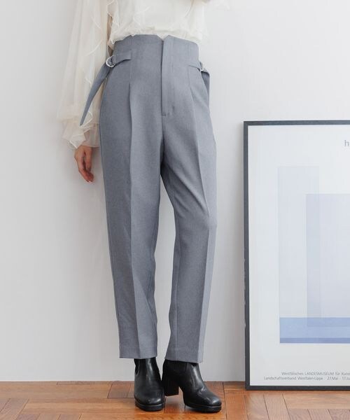 mysty woman（ミスティウーマン）の「Ｗベルトテーパードパンツ（その他・レディース・グレー15/チャコール18/グレージュ51/ダークブラウン58/ブルーグレー82・F）」の5枚目の写真