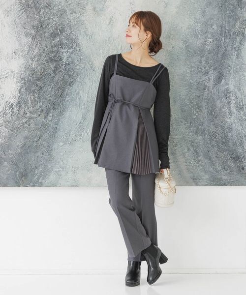 mysty woman(ミスティウーマン)の「センタープレスハイウエストパンツ(その他・レディース・チャコール18/ベージュ52・F)」の6枚目の写真