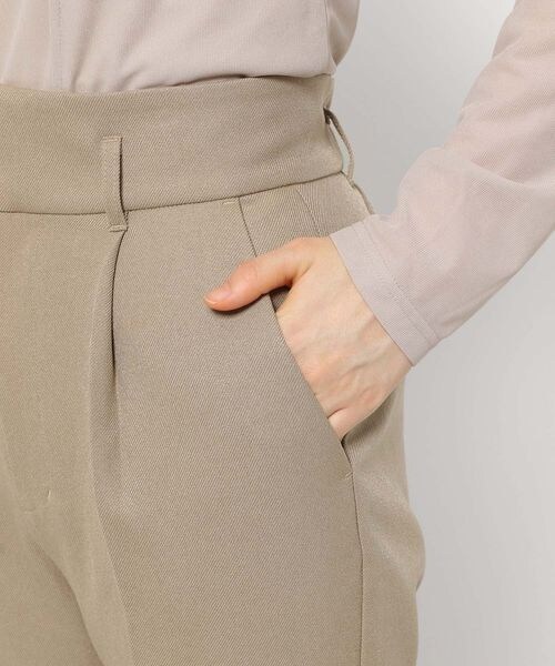mysty woman(ミスティウーマン)の「センタープレスハイウエストパンツ(その他・レディース・チャコール18/ベージュ52・F)」の17枚目の写真