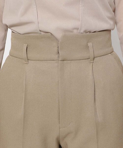 mysty woman(ミスティウーマン)の「センタープレスハイウエストパンツ(その他・レディース・チャコール18/ベージュ52・F)」の16枚目の写真