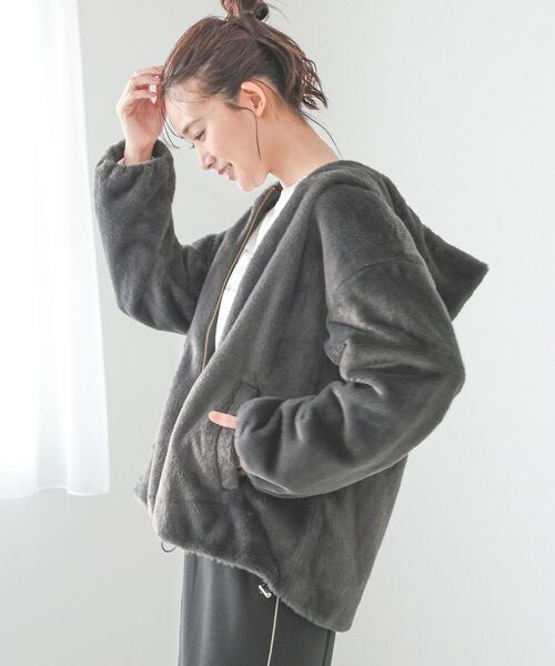 GLOBAL WORK（グローバルワーク）の「フェイクファーパーカーブルゾン 