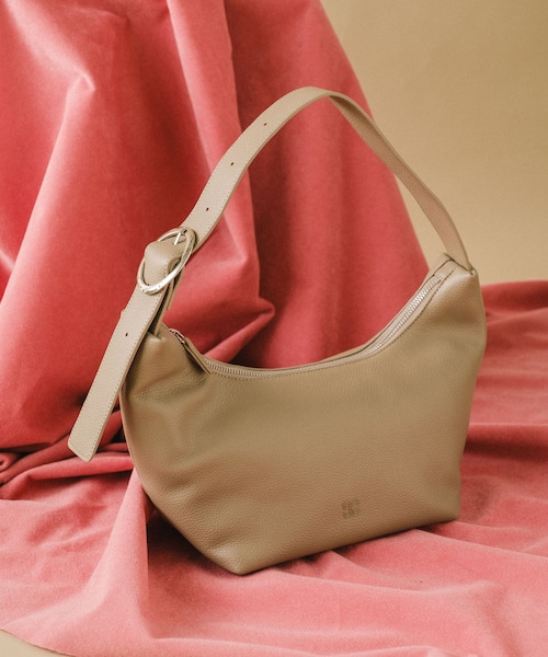 Kastane(カスタネ)の「【11.30(土)12:00発売】middle hand bag(ハンドバッグ・レディース・ベージュ/ブラック/ブラウン・F)」の1枚目の写真