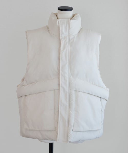 Marient(マリエント)の「スタンドパテッドベスト(ダウンベスト・レディース・ホワイト/ブラック・FREE)」の1枚目の写真