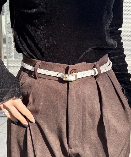 Lattice（Lattice）の「レクタングルバッグル細ベルト（ベルト・レディース・ブラック/ダークブラウン/カーキ/アイボリー・FREE）」の2枚目の写真