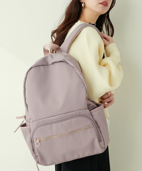 natural couture(ナチュラルクチュール)の「【mamamo】15ポケットきれいめリュック(バックパック/リュック・レディース・グレイッシュベージュ/ブラウン/ブラック・FREE)」の1枚目の写真