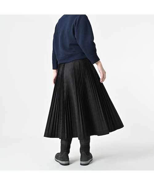 45R（フォーティファイブアール）の「粟サテンのプリーツスカート（スカート・レディース・92-クロ・02-M/03-L）」の6枚目の写真