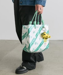 ear PAPILLONNER（イアパピヨネ）の「《人気コラボ第三弾！/500mlペットボトルも入る》チャーム付き虎屋ういろ×earペーパートートバッグ（バッグ）」