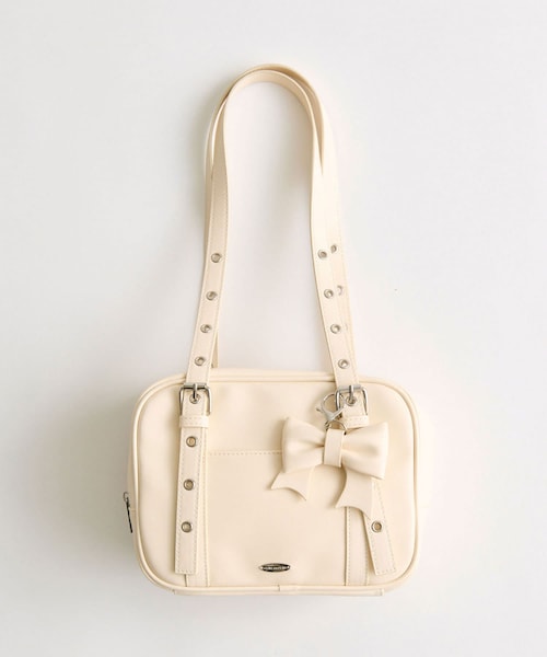 OLIVE des OLIVE（オリーブデオリーブ）の「リボンチャーム付き