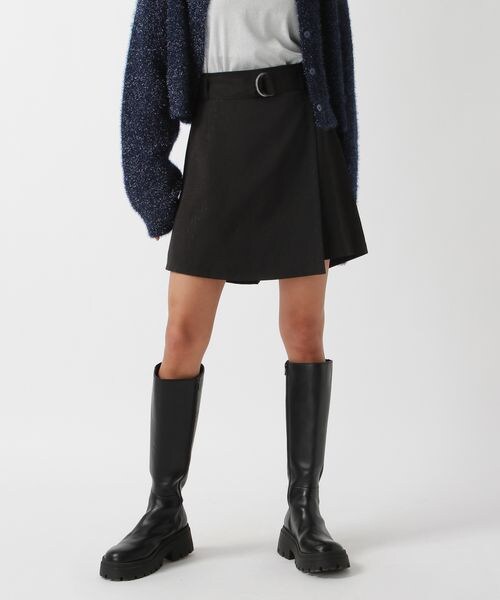 PAGEBOY（ページボーイ）の「ラメラップショートパンツ（パンツ・ブラック09/グレー12・F）」の4枚目の写真