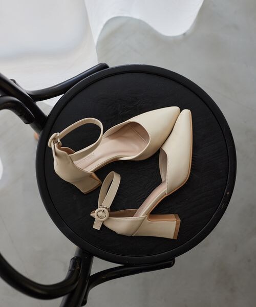 Andemiu（アンデミュウ）の「セパレートヒールパンプス（シューズ・アイボリー(08)/ブラック(09)/ベージュ(52)・S(22.0~22.5)WEB限定/M(23.0~23.5)/L(24.0~24.5)）」の5枚目の写真