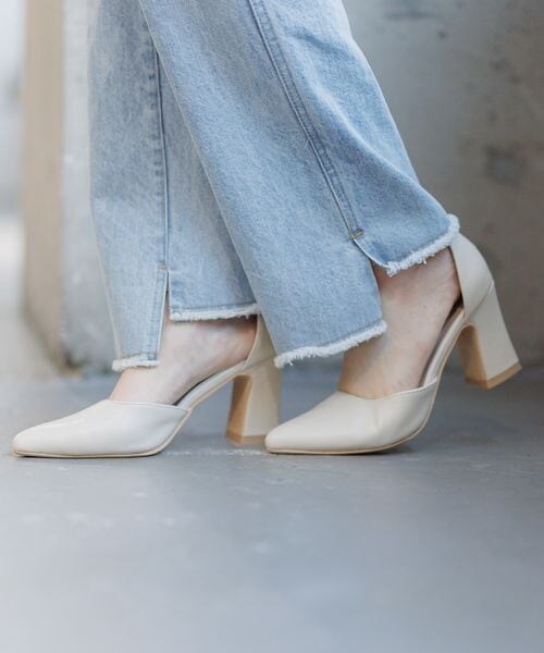 Andemiu（アンデミュウ）の「セパレートヒールパンプス（シューズ・アイボリー(08)/ブラック(09)/ベージュ(52)・S(22.0~22.5)WEB限定/M(23.0~23.5)/L(24.0~24.5)）」の4枚目の写真