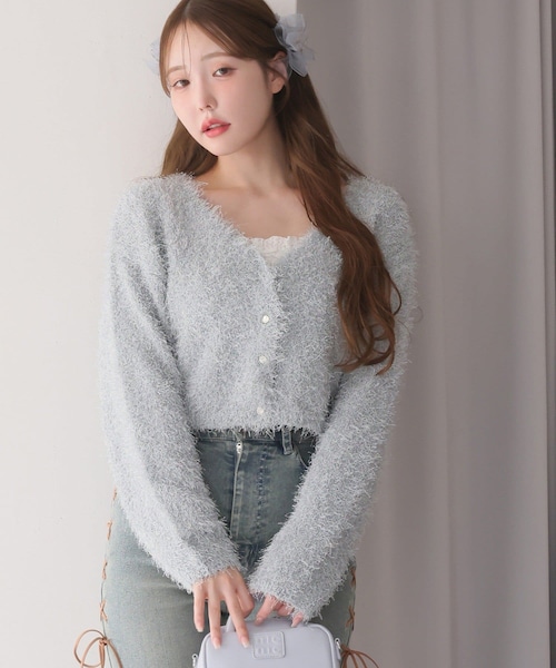 one after another NICE CLAUP（ワンアフターアナザーナイスクラップ）の「ゴールドボタンフェザーショートカーディガン（カーディガン/ボレロ・レディース・ピンク/オフホワイト/イエロー/サックスブルー・FREE）」の3枚目の写真