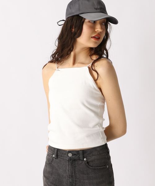 FOREVER 21（フォーエバー トゥエンティーワン）の「カップ付きリブキャミソール（アンダーウェア・オフホワイト05/ブラック09/チャコール18/ピンク20・S/M/L）」の4枚目の写真