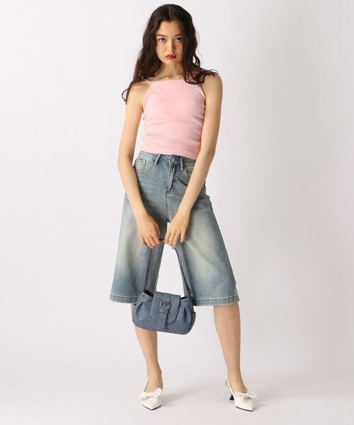 FOREVER 21（フォーエバー トゥエンティーワン）の「カップ付きリブキャミソール（アンダーウェア・オフホワイト05/ブラック09/チャコール18/ピンク20・S/M/L）」の5枚目の写真